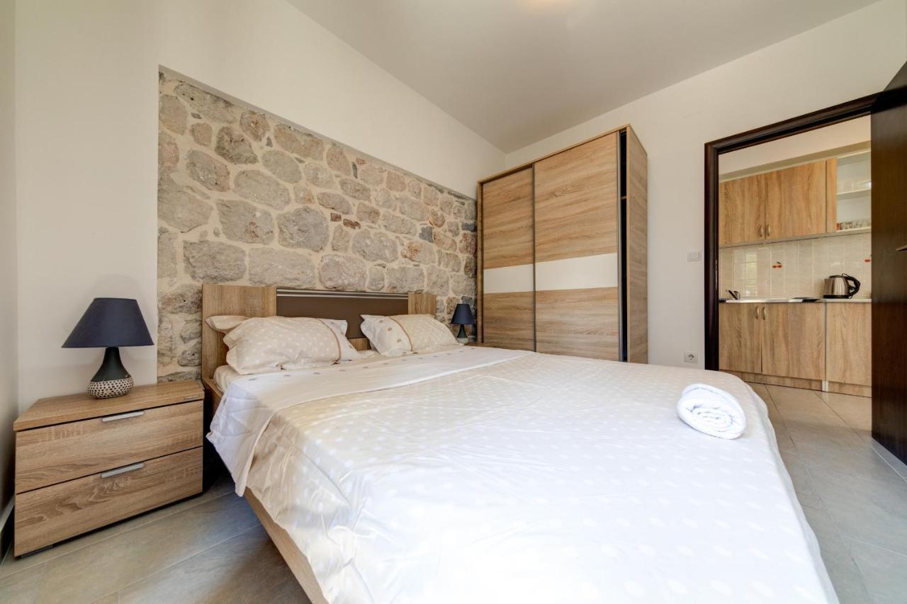 Happy Home Apartments Kotor Ngoại thất bức ảnh