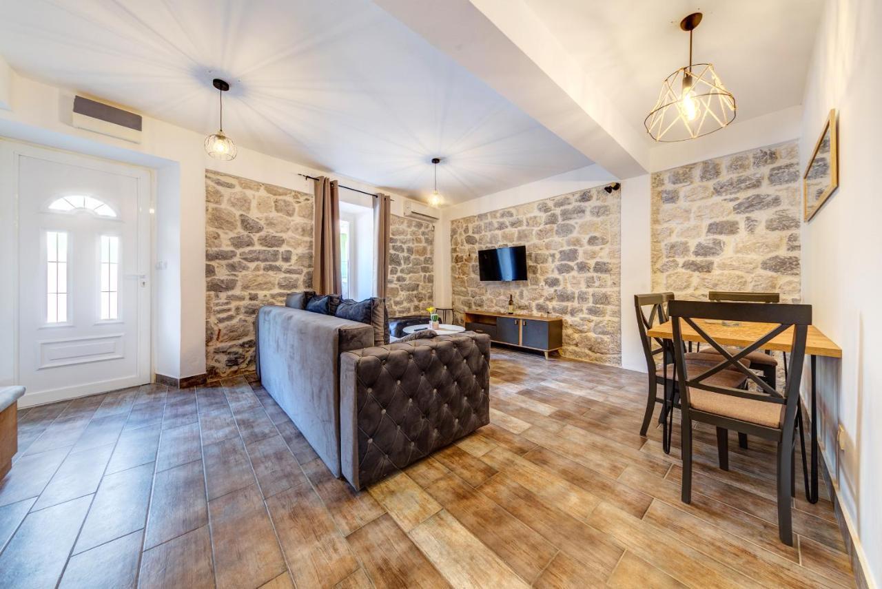 Happy Home Apartments Kotor Ngoại thất bức ảnh